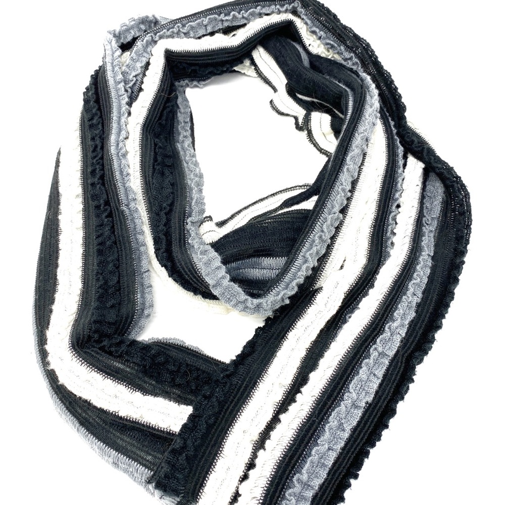 Dana Herbert Textured Oblong Scarf Black White Gray Striped Ribbed Knit